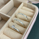 Par de Alianças 2mm em Prata 950 com Anel Solitário - Astra