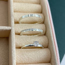 Par de Alianças 2mm em Prata 950 com Anel Solitário - Astra