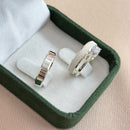 Par de Alianças 4mm em Prata 950 com Anel Solitário - Ember