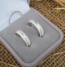 Par de Alianças 5mm de Prata 950 com Anel Solitário - Avelora