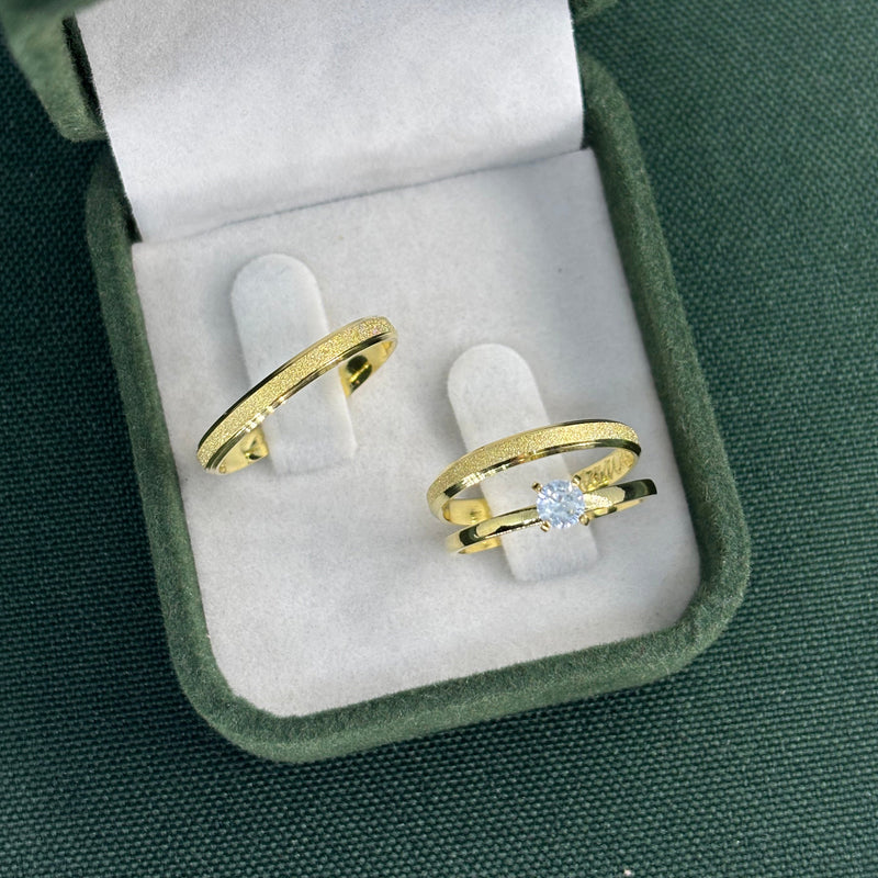 Par de Alianças 2,5mm Banhada a Ouro 18k com Anel Solitário - Laris