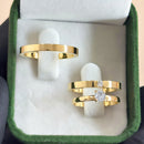 Par de Alianças 2,5mm Banhado a Ouro 18k com Anel Solitário - Lyric