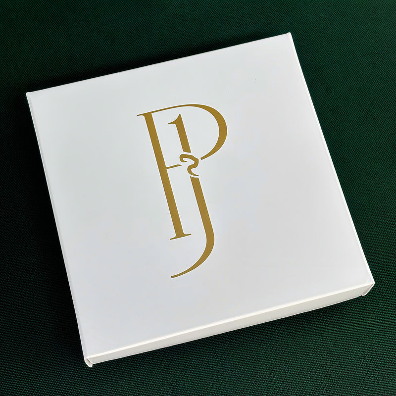 Caixinha Universal Phantom Joias 10x10cm - Branca e Dourada