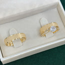 Par de Alianças 5mm Banhada a Ouro 18k com Anel Solitário Cravejado - Prisma