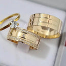 Par de Alianças 8mm Banhada a Ouro 18k com Anel Solitário - Compassio