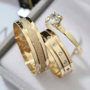 Par de Alianças 5mm Banhada a Ouro 18k com Anel Solitário - Zaya