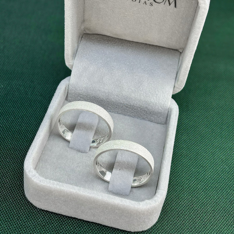 Par de Alianças 4mm em Prata 950 - Diamantadas