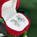 Par de Alianças 2,5mm com Anel Solitário Cravejado + Caixinha Especial de Rosa