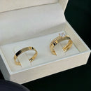 Par de Alianças 3mm Banhada a Ouro 18k com Anel Solitário Cravejado - Aryel