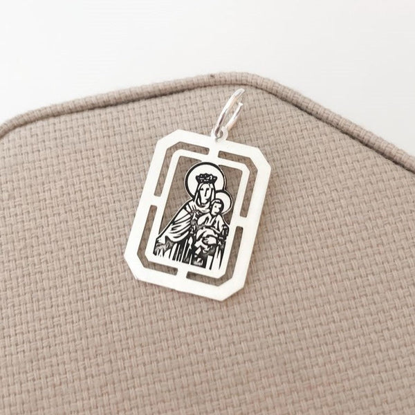 Medalha Nossa Senhora do Carmo e o Menino Jesus em Prata 925