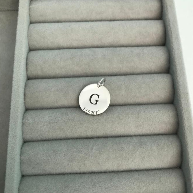 Pingente Inicial & Data em Prata 925