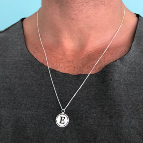 Medalha com Inicial Vazada Personalizável em Prata 925